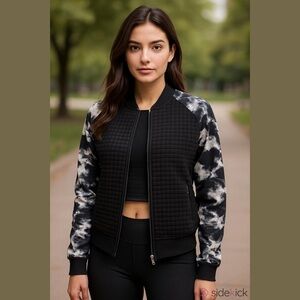 Body Glove Quilted Black and Gray Bomber Animal Print Size S Full Jacket